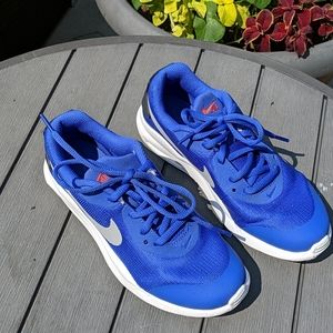 Nike air max oketo gs kids' 3.5Y like new!